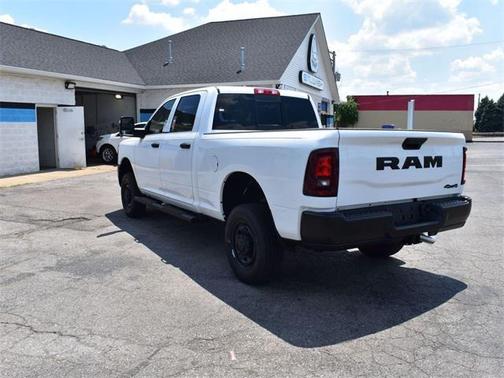 2025 RAM 2500 Tradesman Crew Cab 4x4 6'4' Box