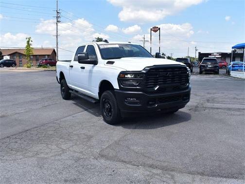 2025 RAM 2500 Tradesman Crew Cab 4x4 6'4' Box