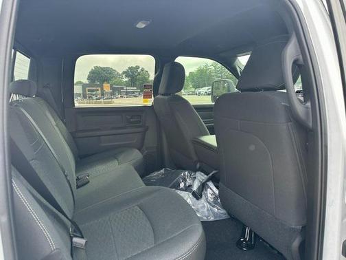 2025 RAM 2500 Tradesman Crew Cab 4x4 6'4' Box
