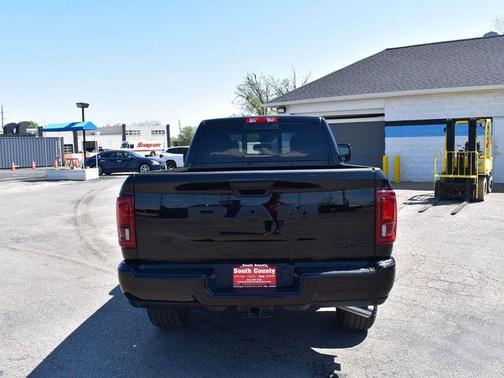 Diamond Black Crystal Pearlcoat 2026 RAM 2500 Black Express Crew Cab 4x4 6'4' Box