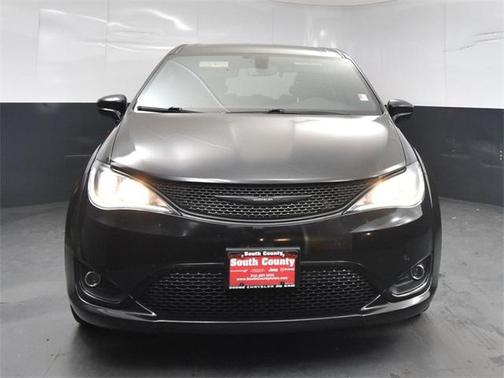 2020 Chrysler Pacifica Touring