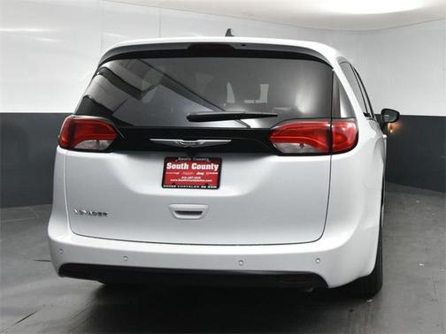 2026 Chrysler Voyager LX