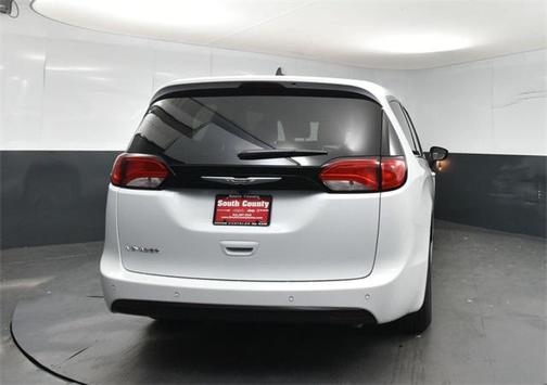 2026 Chrysler Voyager LX