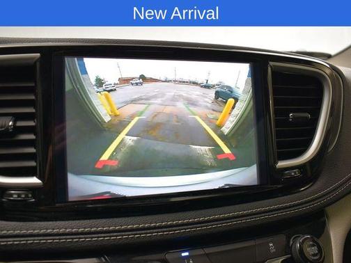 2022 Chrysler Pacifica Hybrid Touring L