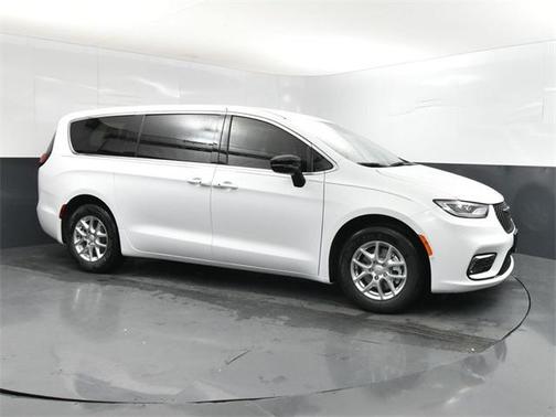 2025 Chrysler Pacifica L