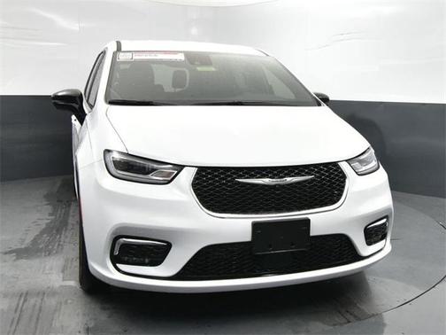 2025 Chrysler Pacifica L