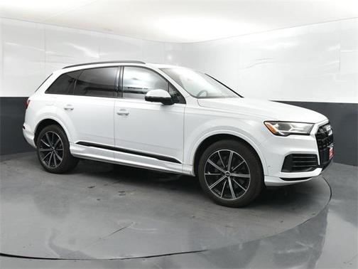 2023 Audi Q7 55 Premium Plus