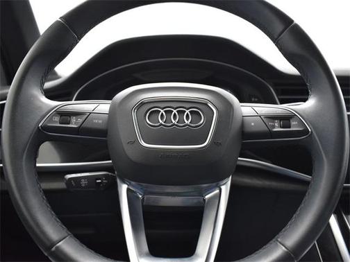 2023 Audi Q7 55 Premium Plus