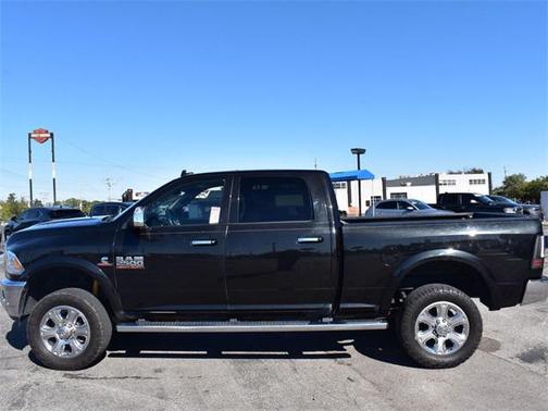 2017 RAM 2500 Laramie Crew Cab 4x4 6'4' Box