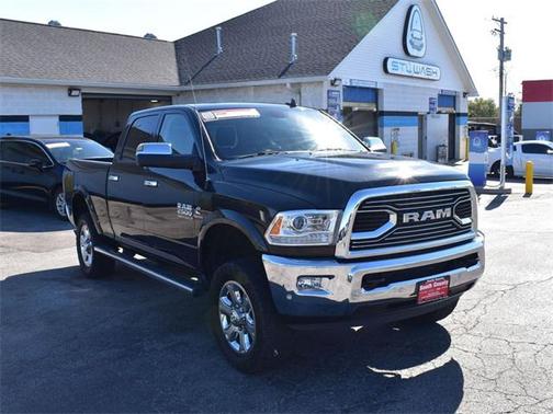2017 RAM 2500 Laramie Crew Cab 4x4 6'4' Box