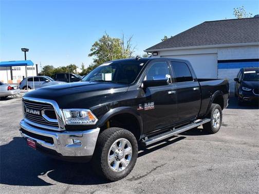 2017 RAM 2500 Laramie Crew Cab 4x4 6'4' Box