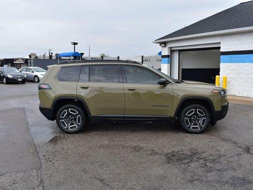 '41 2026 Jeep Cherokee Laredo 4x4