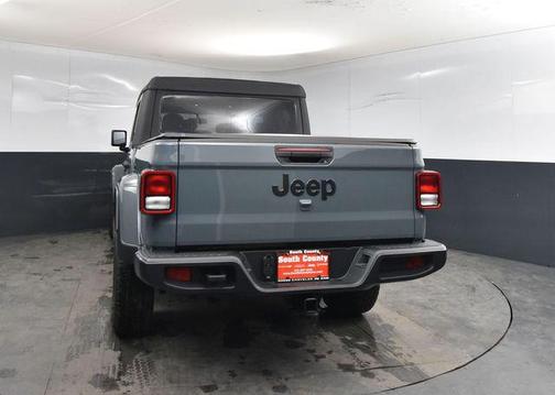 2025 Jeep Gladiator Nighthawk