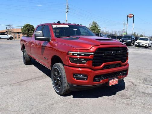 Molten Red Pearlcoat 2026 RAM 2500 Laramie Crew Cab 4x4 8' Box