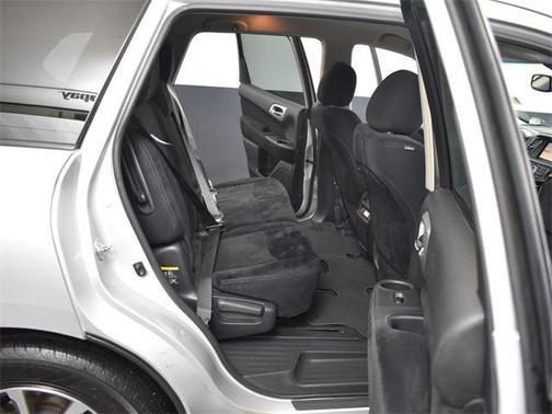 2015 Nissan Pathfinder SV