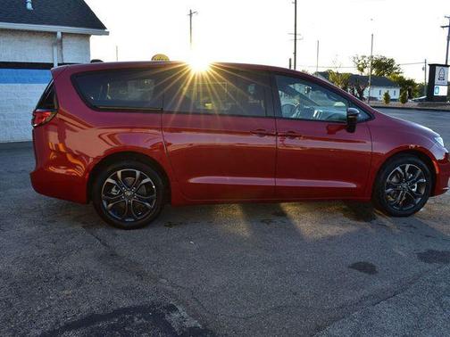 2026 Chrysler Pacifica L