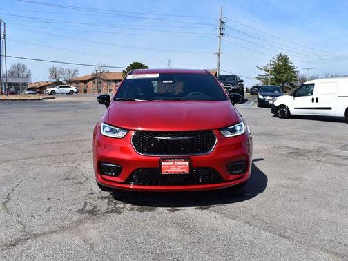 2026 Chrysler Pacifica L