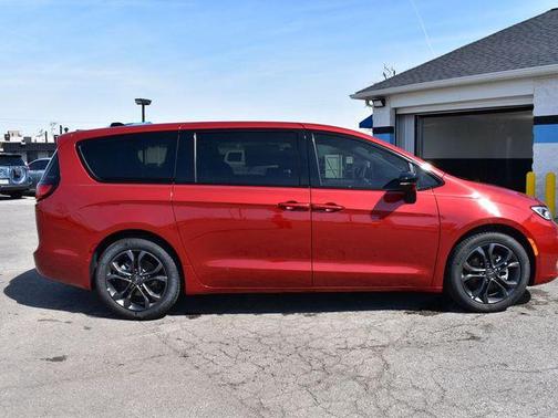 2026 Chrysler Pacifica L