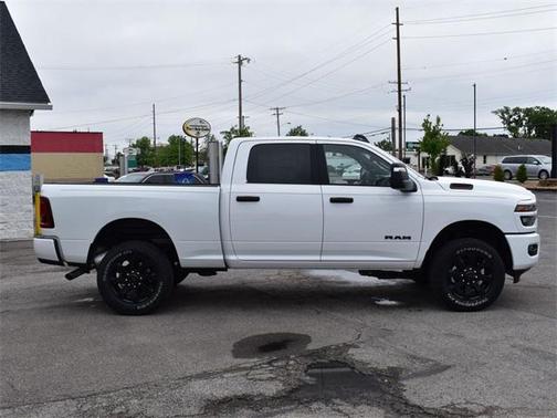 2025 RAM 2500 Big Horn Crew Cab 4x4 6'4' Box