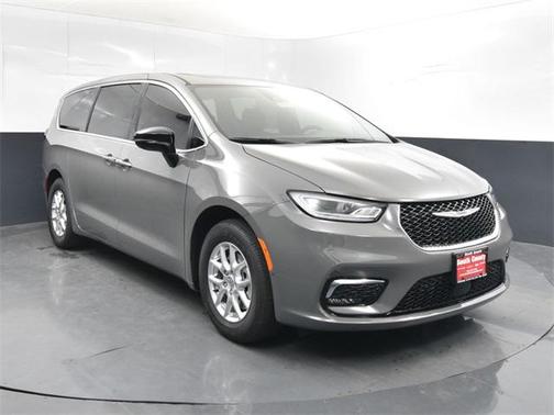 2025 Chrysler Pacifica L