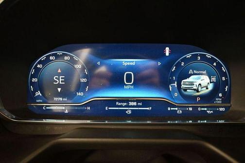 Summit White 2022 Chevrolet Suburban 4WD Z71