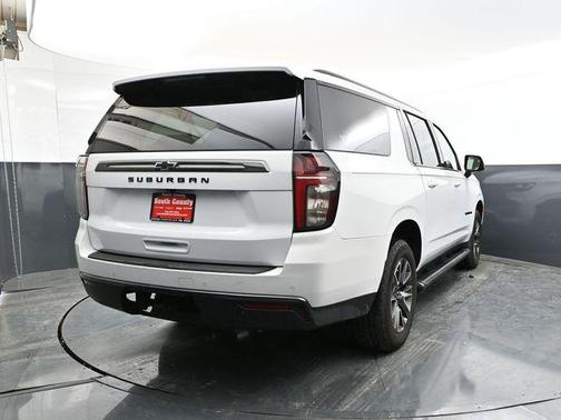 Summit White 2022 Chevrolet Suburban 4WD Z71