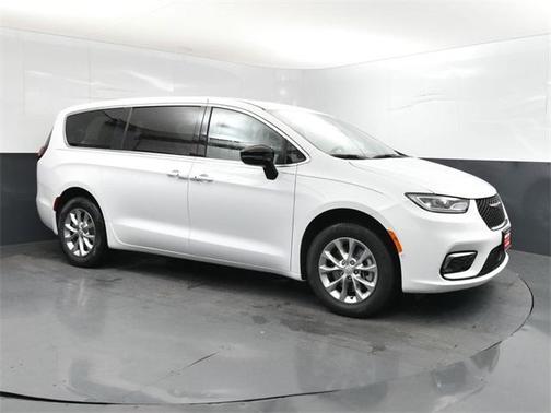 2025 Chrysler Pacifica L