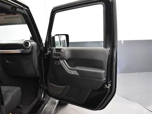 2011 Jeep Wrangler Unlimited Sahara