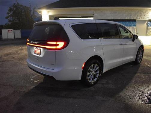 2026 Chrysler Pacifica L