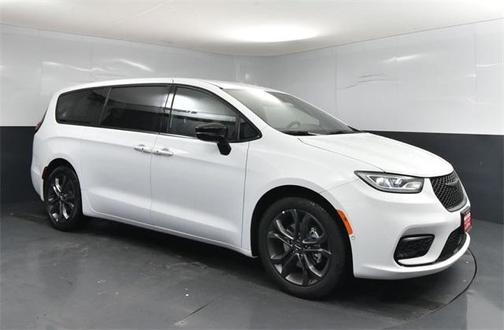 2026 Chrysler Pacifica L