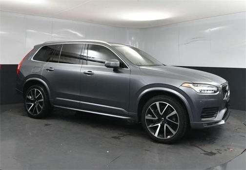 2020 Volvo XC90 T6 Momentum