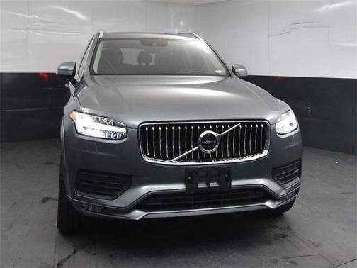 2020 Volvo XC90 T6 Momentum
