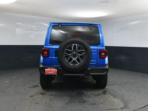 2026 Jeep Wrangler 4-Door Sahara 4x4