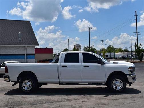 2025 RAM 2500 Tradesman Crew Cab 4x4 8' Box