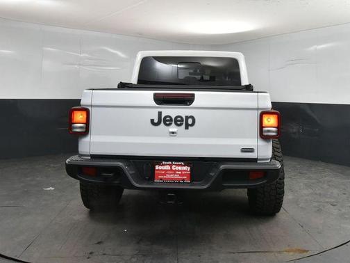 2022 Jeep Gladiator Overland