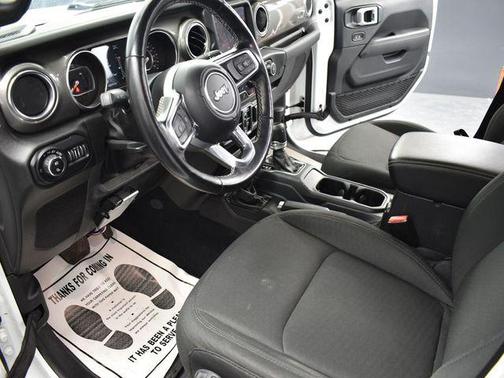 2022 Jeep Gladiator Overland