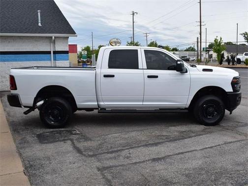 2025 RAM 2500 Tradesman Crew Cab 4x4 6'4' Box