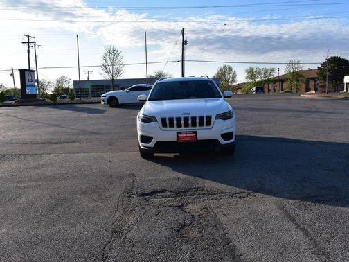 Bright White Clearcoat 2021 Jeep Cherokee Latitude