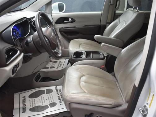 2020 Chrysler Pacifica Touring L