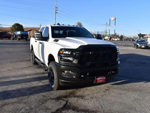 2026 RAM 2500 Tradesman Crew Cab 4x4 6'4' Box