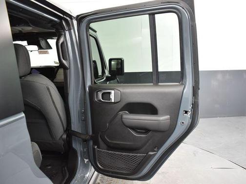 2026 Jeep Gladiator Willys 4x4