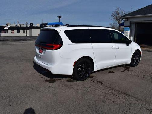 2026 Chrysler Pacifica L