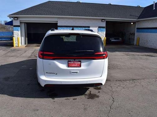 2026 Chrysler Pacifica L