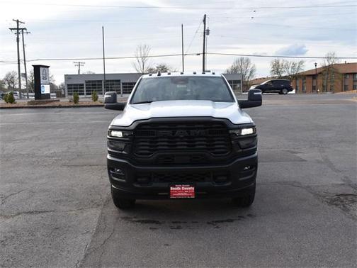 2025 RAM 3500 Tradesman Crew Cab 4x4 8' Box