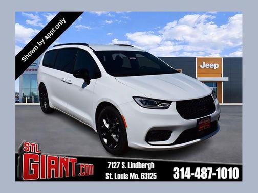 Bright White Clearcoat 2026 Chrysler Pacifica L