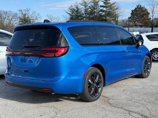 2026 Chrysler Pacifica L