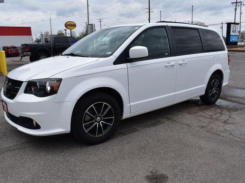 White Knuckle Clearcoat 2018 Dodge Grand Caravan SE
