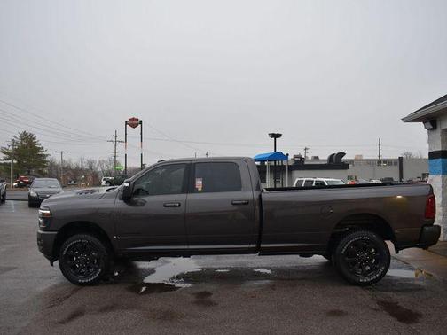 2026 RAM 2500 Laramie Crew Cab 4x4 8' Box