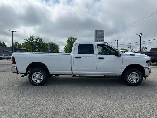 2025 RAM 2500 Tradesman Crew Cab 4x4 8' Box