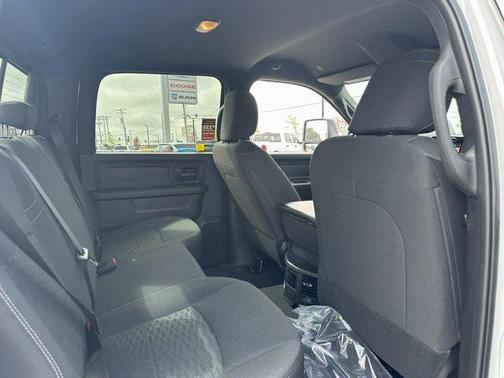 2025 RAM 2500 Tradesman Crew Cab 4x4 8' Box